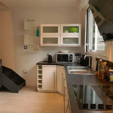 Maison De Pres De La *